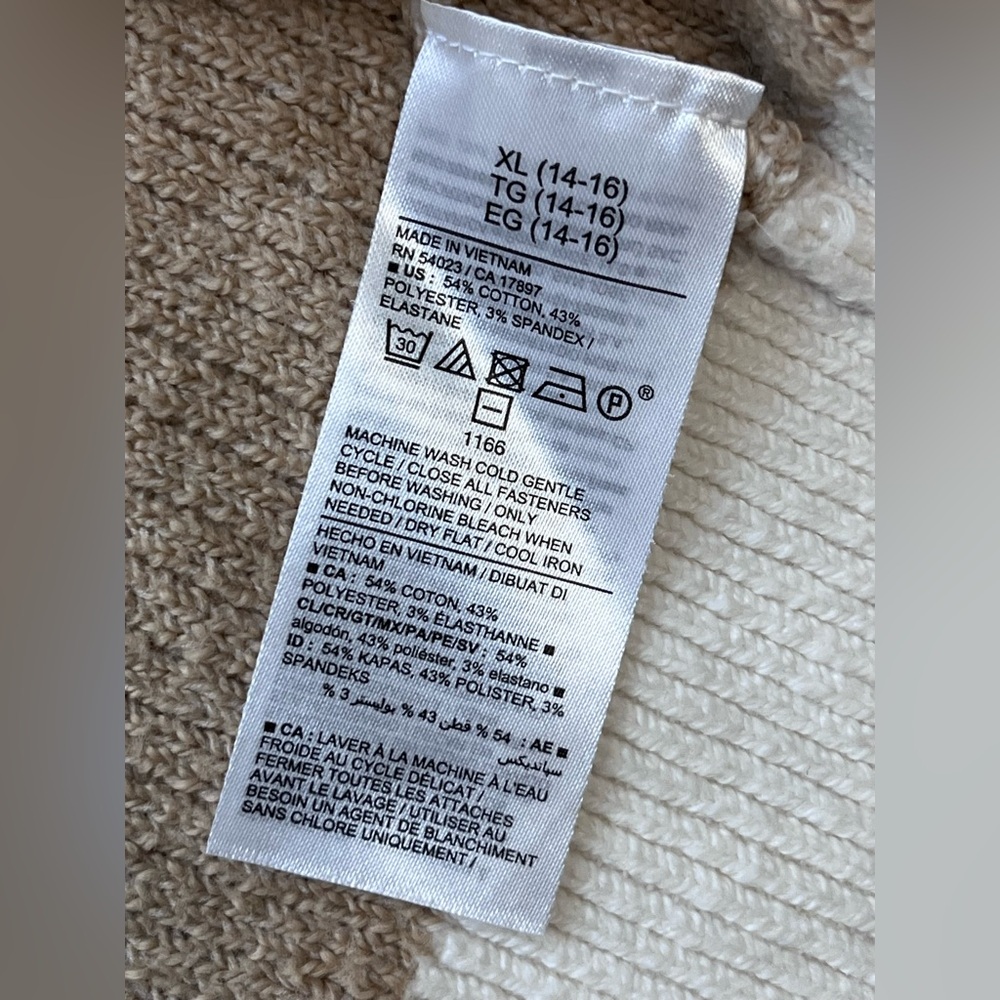 Old Navy Women’s Cream Winter Theme Cardigan Sweater. Size XL (14-16) - Picture 11 of 11